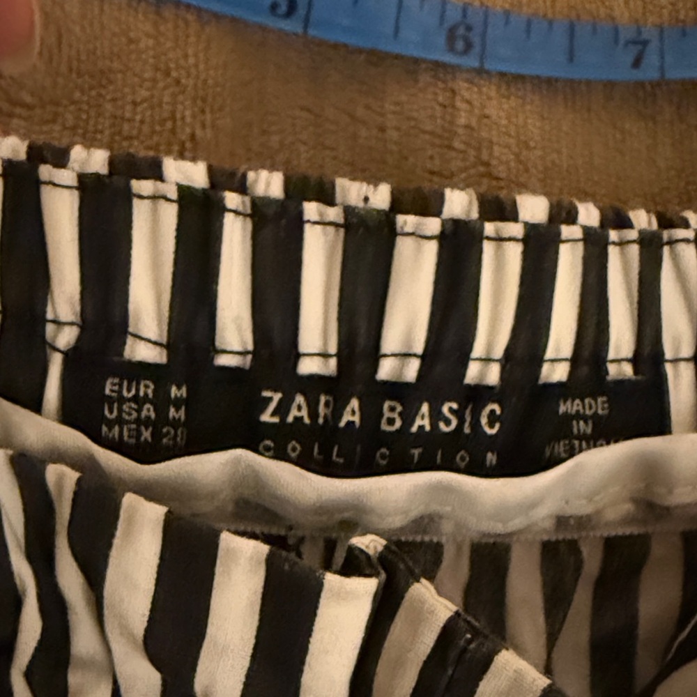 Zara Basic Monochrome Striped Trousers - Picture 2 of 9